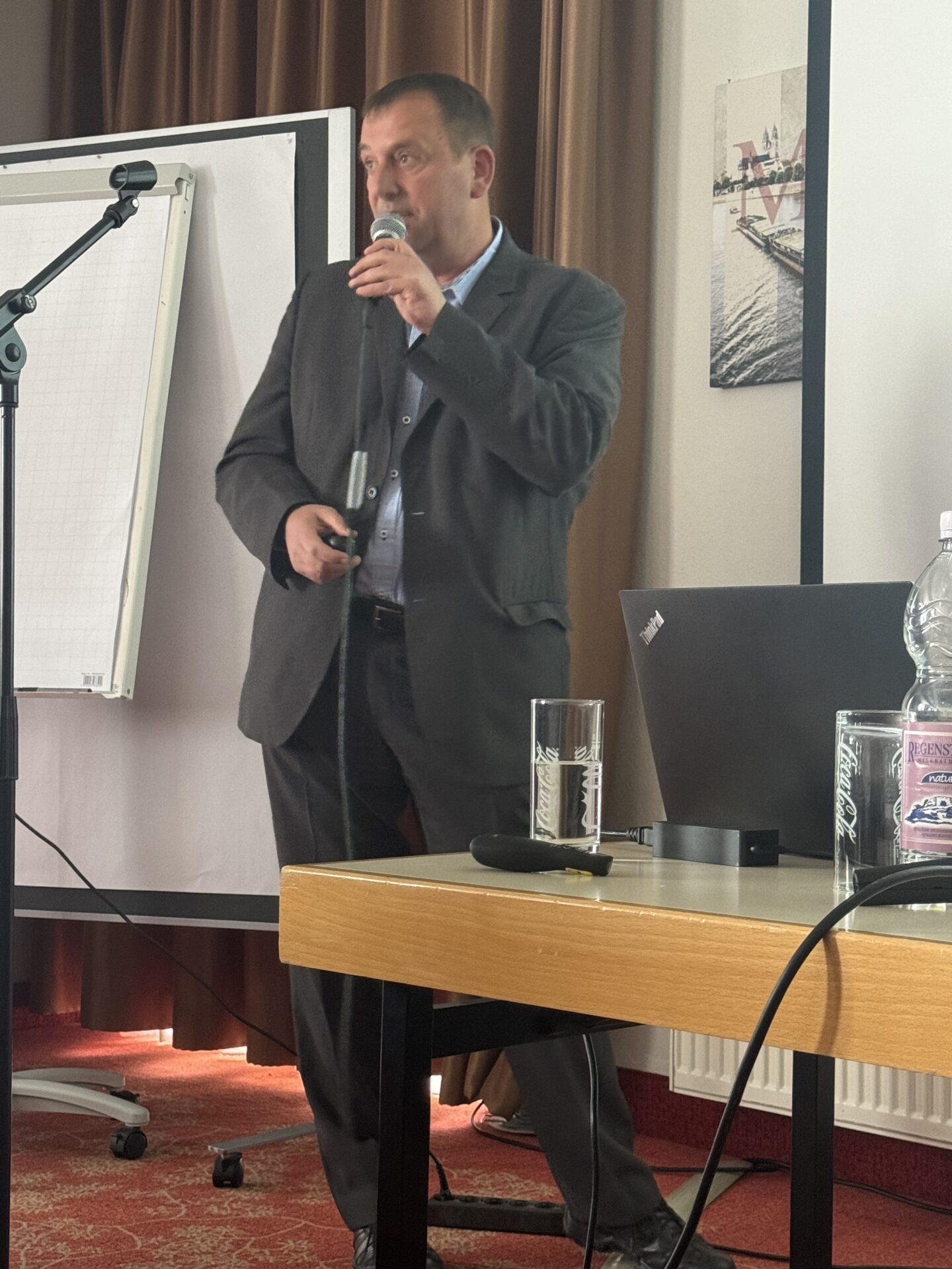 Prof. Dr. Heiko Scholz während seines Vortrags